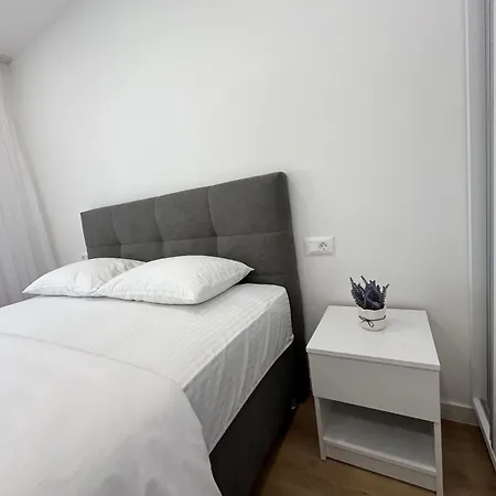 Ema Apartment *
