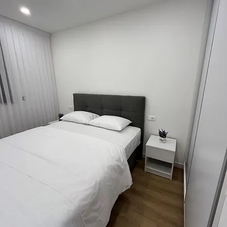 Ema Apartment