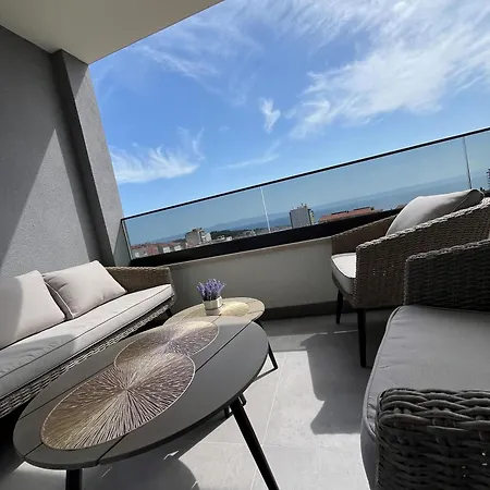 Ema Apartment *